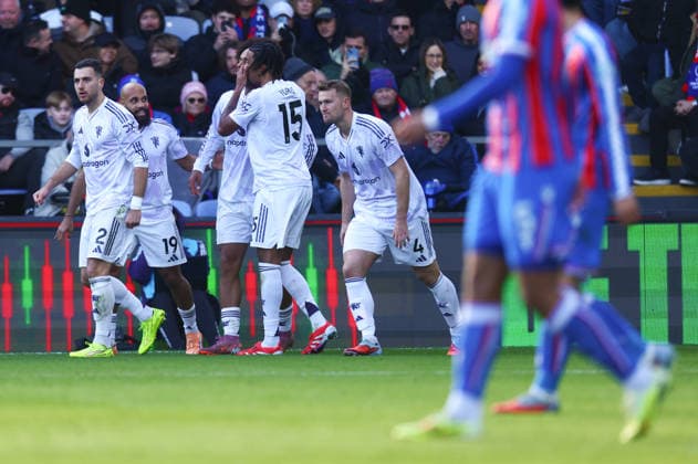 Crystal Palace v Manchester United, ManU English Premier League, Selhurst Park, London, UK - 30 11 2025 Joshua Zirkzee of Manchester United celebrates scoring their first goal in the Premier League game away at Crystal Palace London Selhurst Park London GBR, UK NEWSPAPERS OUT Copyright: xMarkxGreenwoodx