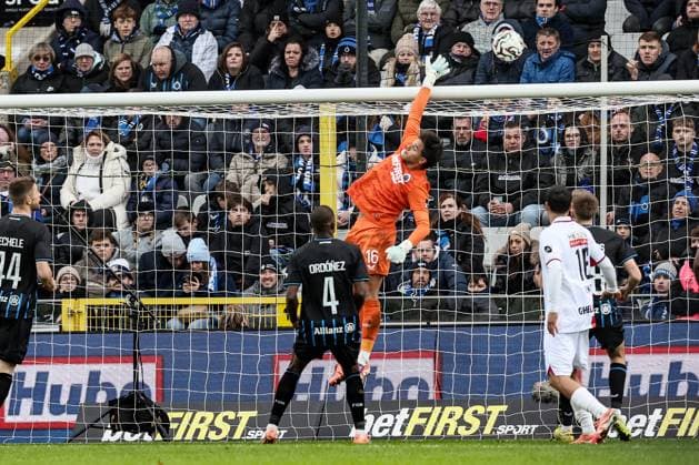 Club s Dani Van Den Heuvel pictured during a soccer match between Club Brugge and Royal Antwerp FC, Sunday 30 November 2025 in Brugge, on day 16 of the 2025-2026 Jupiler Pro League first division of the Belgian championship. BRUNOxFAHY  x145376015x