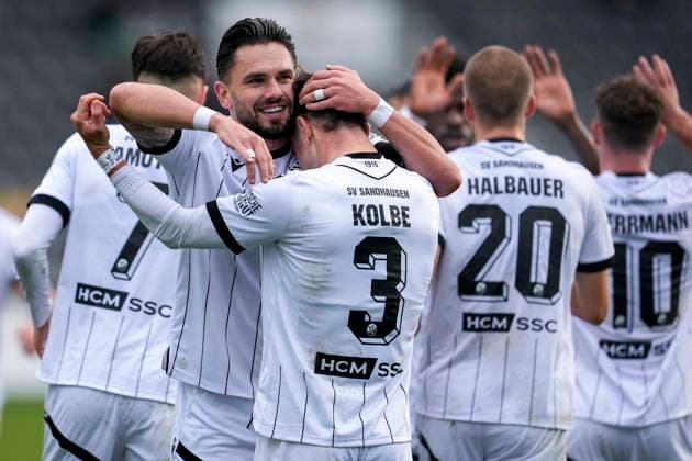 from left Pascal Testroet SVS, 37 hugs Louis Kolbe SVS, 3 , players of SV Sandhausen SVS , celebrate the goal, celebrate the goal, goal, celebration, jubilation, joy, rejoicing, optimistic, positive, game scene, highlight, action, 30 11 2025, Sandhausen Germany , football, Regionalliga Südwest, SV Sandhausen SV Stuttgarter Kickers xozx