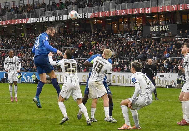 30 11 2025, xhbx, Soccer 2 Bundesliga, SV Elversberg SV Darmstadt 98 v l Aleksandar Vukotic SV Darmstadt 98 , Lukas Petkov SV Elversberg DFL DFB REGULATIONS PROHIBIT ANY USE OF PHOTOGRAPHS as IMAGE SEQUENCES and or QUASI VIDEO Elversberg