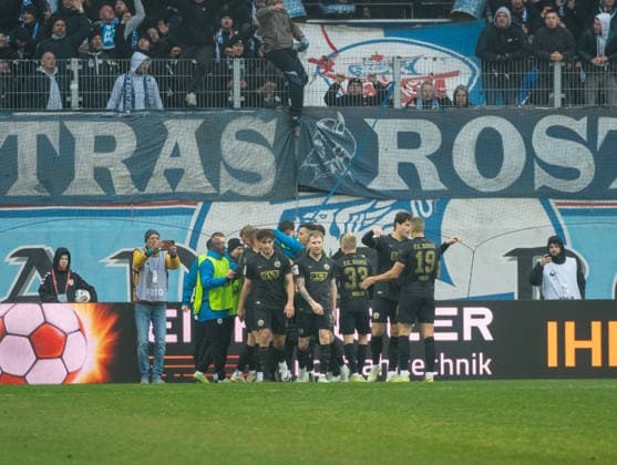 Germany Soccer, 3 Liga 2025 26, 16 Matchday SSV Jahn Regensburg vs FC Hansa Rostock Jahnstadion Regensburg Goal celebration after the 2 0 Viktor Bergh FC Hansa Rostock Jan Mejdr FC Hansa Rostock Kenan Fatkic FC Hansa Rostock Andreas Voglsammer FC Hansa Rostock Copyright: xChristopherxRupprechtx