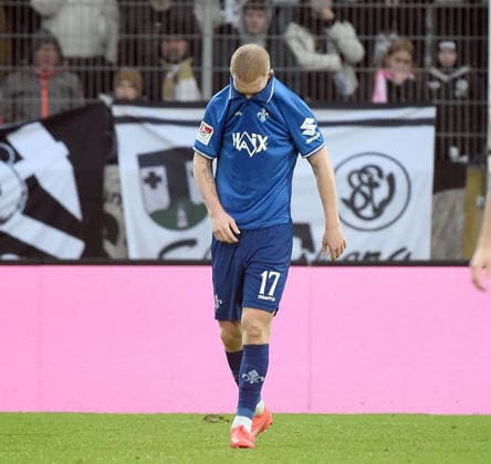 30 11 2025, xhbx, Fußball 2 Bundesliga, SV Elversberg SV Darmstadt 98 v l Kai Klefisch SV Darmstadt 98 enttaeuscht, enttaeuscht schauend, dissapointed nach Abpfiff DFL DFB REGULATIONS PROHIBIT ANY USE OF PHOTOGRAPHS as IMAGE SEQUENCES and or QUASI VIDEO Elversberg