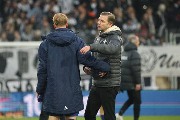 30 11 2025, Football, Men, 2 Bundesliga, Season 2025 2026, SV 07 Elversberg SV Darmstadt 98, Isac Lidberg SV Darmstadt 98 disappointed, Coach Florian Kohfeldt SV Darmstadt 98 Elversberg Ursapharm Arena an der Kaiserlinde Saarland Germany DEU Copyright: xFabianxKleerx