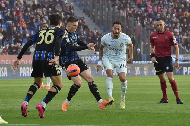 Hakan Calhanoglu (Inter) during Pisa SC vs Inter - FC Internazionale, Italian soccer Serie A match in Pisa, Italy, November 30 2025  Copyright: xGabrielexMasotti IPAxSportx xipa-agency.netx xx IPA_68555031 IPA_Agency_IPA68555031