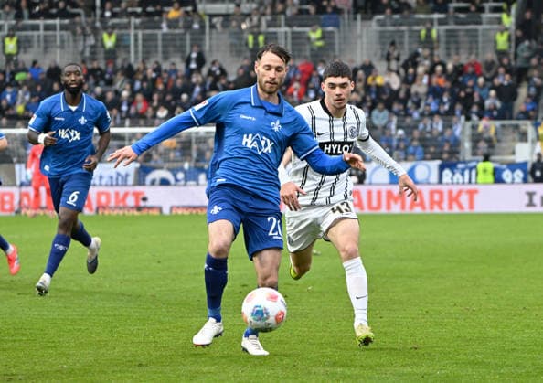 Soccer 2 Bundesliga Season 2025 26 30 11 2025 Ursapharm Arena SV Elversberg elv SV Darmstadt 98 da 0 0 Aleksandar VUKOTIC SV Darmstadt 98 , li Felix KEIDEL SV Elversberg Soccer 2 Bundesliga SV Elversberg
