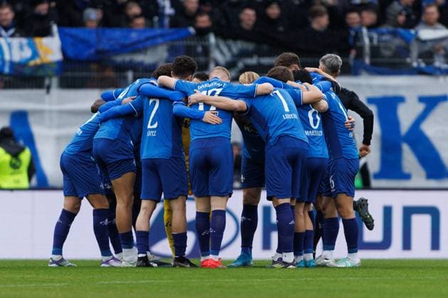 Team circle of Darmstadt SV Elversberg vs SV Darmstadt 96, Football, 2 Bundesliga, Matchday 14, Season 2025 2026, 30 11 2025 DFB regulations prohibit any use of photographs as image sequences and or quasi video SV Elversberg vs SV Darmstadt 96, Football, 2 Bundesliga, Matchday 14, Season 2025 2026, 30 11 2025 Copyright: xEibner-Pressefoto AlexanderxNeisx EP_ANS