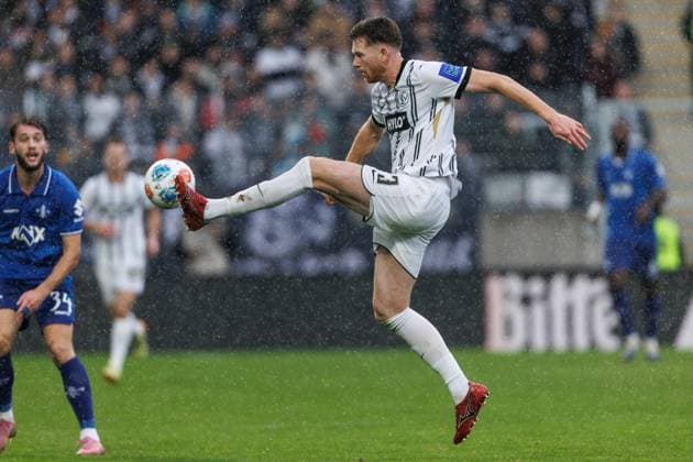 Florian Le Joncour SV 07 Elversberg with ball, SV Elversberg vs SV Darmstadt 96, Football, 2 Bundesliga, Matchday 14, Season 2025 2026, 30 11 2025 DFB regulations prohibit any use of photographs as image sequences and or quasi video SV Elversberg vs SV Darmstadt 96, Football, 2 Bundesliga, Matchday 14, Season 2025 2026, 30 11 2025 Copyright: xEibner-Pressefoto AlexanderxNeisx EP_ANS