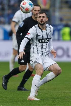 Lukasz Poreba SV 07 Elversberg with ball, SV Elversberg vs SV Darmstadt 96, Football, 2 Bundesliga, Matchday 14, Season 2025 2026, 30 11 2025 DFB regulations prohibit any use of photographs as image sequences and or quasi video SV Elversberg vs SV Darmstadt 96, Football, 2 Bundesliga, Matchday 14, Season 2025 2026, 30 11 2025 Copyright: xEibner-Pressefoto AlexanderxNeisx EP_ANS