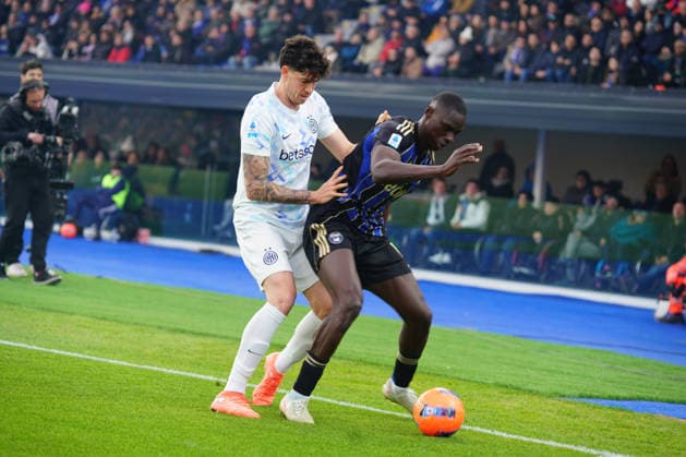 Pisa s Idrissa Toure ....During the Serie A soccer match between Pisa and Inter at the Cetilar Arena Romeo Anconetani Stadium in Pisa; Center West Italy; saturday November 30; 2025 ; Soccer  Copyright: xAlessandroxLaxRoccax xLaPressex