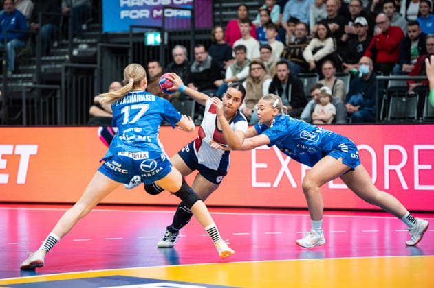 SAMANIEGO BENITEZ Milagros (28 Paraguay) attempts a breakthrough during the IHF Women s Handball World Championship, WM, Weltmeisterschaft game between Faroe Islands and Paraguay at the SWT Arena in Trier, Germany Copyright: xMartinxPitschx xSPPx Sportspressphoto_SPR67826