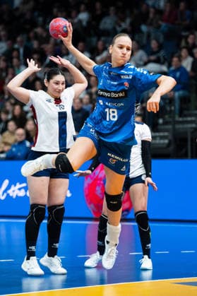 BRANDENBORG Pernille (18 Faroe Islands) takes a jump shot during the IHF Women s Handball World Championship, WM, Weltmeisterschaft game between Faroe Islands and Paraguay at the SWT Arena in Trier, Germany Copyright: xMartinxPitschx xSPPx Sportspressphoto_SPR67857