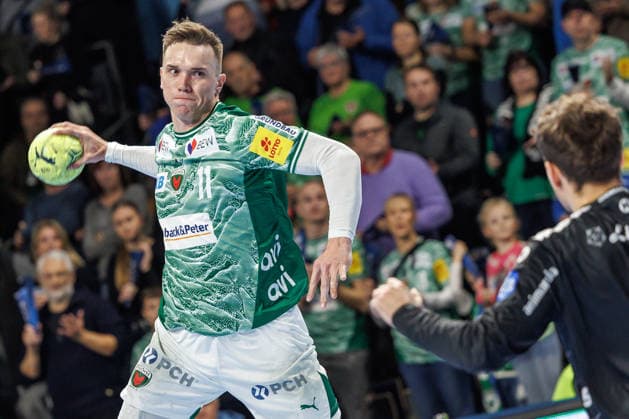 Handball Bundesliga, Füchse Berlin TBV Lemgo Lippe, Matchday 14, Max Schmeling Halle Lasse Andersson Füchse Berlin throws the ball on goal Füchse Berlin TBV Lemgo Lippe 5350855