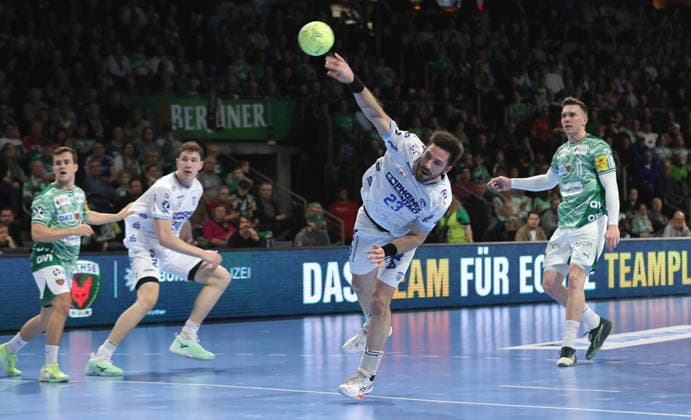 Tim Suton scores a goal duel Match scene Action Sport Handball HBL Bundesliga Men 14 Matchday Season 2025 2026 30 11 2025 Füchse Berlin vs TBV Lemgo Lippe