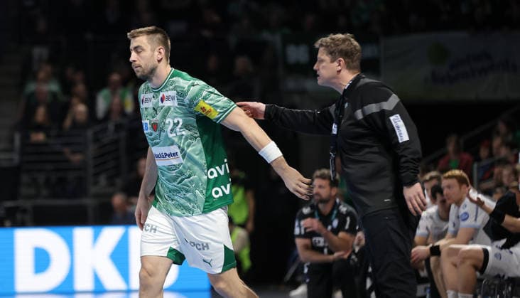 First outing for new signing Nejc Cehte, coach Nicolej Krickau Upper body action Sport Handball HBL Bundesliga Men 14 Matchday Season 2025 2026 30 11 2025 Füchse Berlin vs TBV Lemgo Lippe
