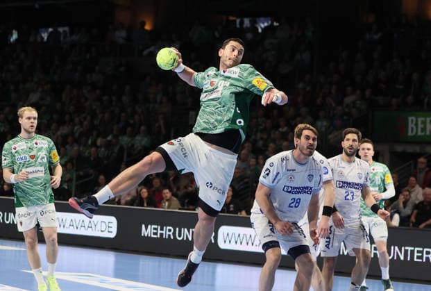 GER HBL season 2025 2026 FÜCHSE Berlin vs TBV Lemgo Lippe, 30 11 25, Max Schmeling Halle, Berlin, Matthes LANGHOFF Füchse Berlin 25 , Mijajlo MARSENIC Füchse Berlin 93 , Hendrik WAGNER TBV Lemgo Lippe 28 , Tim SUTON TBV Lemgo Lippe 23