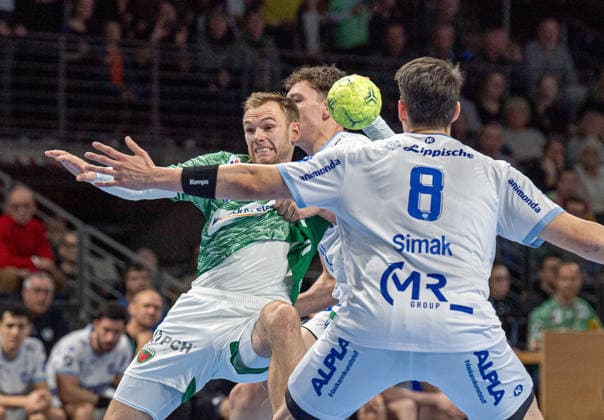 Handball, Men, Season 2025 2026, DAIKIN Handball Bundesliga 14 Matchday , Füchse Berlin TBV Lemgo, f l Mathias Gidsel Füchse Berlin , Hendrik Wagner Lemgo , Frederik Simak Lemgo , 30 11 2025, Copyright: xSebastianxRäppold MatthiasxKochx