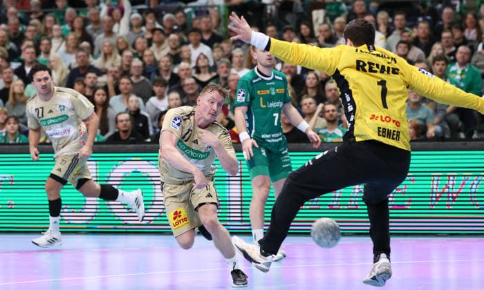 Leipzig, 30 11 2025, Arena Leipzig, Handball, Bundesliga, Matchday 14, SC DHfK Leipzig vs TSV Hannover Burgdorf, In the picture from left August Pedersen 17, Hannover , Goalkeeper Domenico Ebner 1, Leipzig , For editorial use only , DHB HBL regulations prohibit any use of photographs as image sequences and or quasi video ,