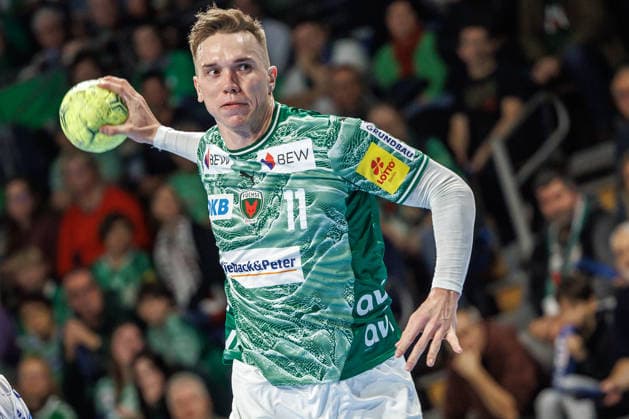 Handball Bundesliga, Füchse Berlin TBV Lemgo Lippe, Matchday 14, Max Schmeling Halle Lasse Andersson Füchse Berlin throws the ball on goal Füchse Berlin TBV Lemgo Lippe 5350855