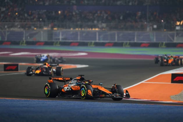 F1 - QATAR GRAND PRIX 2025 81 PIASTRI Oscar (aus), McLaren F1 Team MCL39, action during the 2025 Formula 1 Qatar Grand Prix, 23th round of the 2025 FIA Formula One World Championship, WM, Weltmeisterschaft from November 28 to 30, 2025 on the Lusail International Circuit, in Lusail, Qatar -  Copyright: xANTONINxVINCENTx