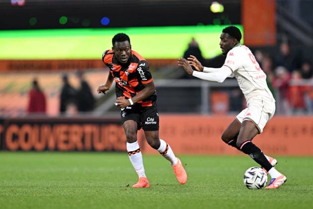 FC Lorient v OGC Nice - Ligue 1 McDonald s 2025 2026 99 Salis ABDUL SAMED (ogcn) - 62 Arthur AVOM (fcl) during the Ligue 1 McDonald s match between FC Lorient and OGC Nice at Stade du Moustoir on November 30, 2025 in Lorient, France. Lorient France  Copyright: xFEPx 776348213