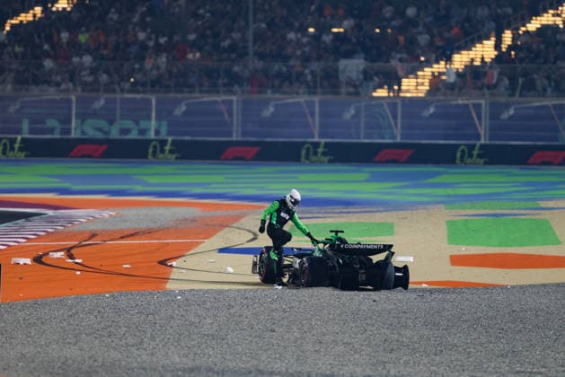 F1 - QATAR GRAND PRIX 2025 HULKENBERG Nico (ger), Stake F1 Team Kick C45, portrait crash, accident, during the 2025 Formula 1 Qatar Grand Prix, 23th round of the 2025 FIA Formula One World Championship, WM, Weltmeisterschaft from November 28 to 30, 2025 on the Lusail International Circuit, in Lusail, Qatar - Copyright: xANTONINxVINCENTx