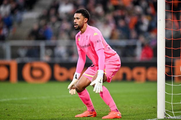 FC Lorient v OGC Nice - Ligue 1 McDonald s 2025 2026 80 Yehvann DIOUF (ogcn) during the Ligue 1 McDonald s match between FC Lorient and OGC Nice at Stade du Moustoir on November 30, 2025 in Lorient, France. Lorient France  Copyright: xFEPx 776348213