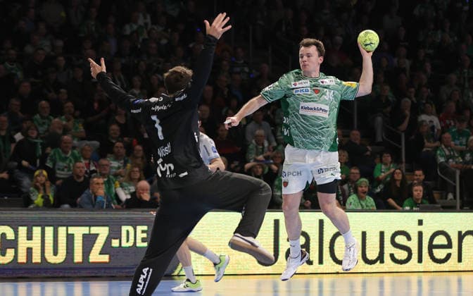 Hakun West av Teigum scores a goal against goalkeeper Constantin Möstl duel Game scene Action Sport Handball HBL Bundesliga Men 14 Matchday Season 2025 2026 30 11 2025 Füchse Berlin vs TBV Lemgo Lippe