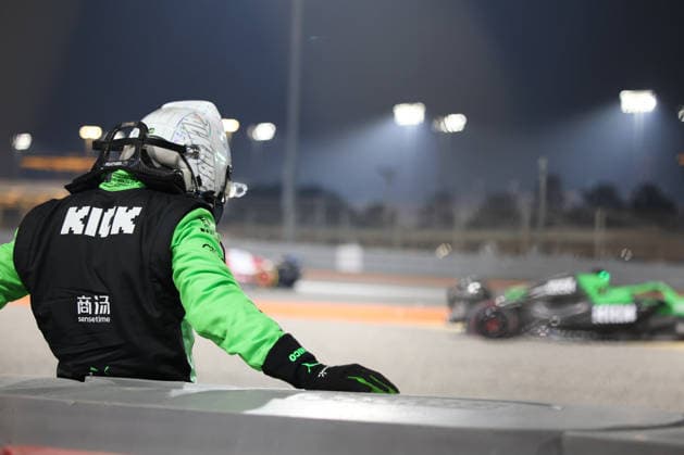 Nico Huelkenberg Stake F1 Team Kick Sauber, 27 , Accident, Race, Race, QAT, Formula 1 World Championship, Qatar Grand Prix, Doha, Lusail, Lusail International Circuit, Sunday, Race Day, 30 11 2025 QAT, Formula 1 World Championship, Qatar Grand Prix, Doha, Lusail, Lusail International Circuit, Sunday, Race Day, 30 11 2025 Doha Copyright: xEibner-Pressefoto AnnikaxGrafx EP_AGF