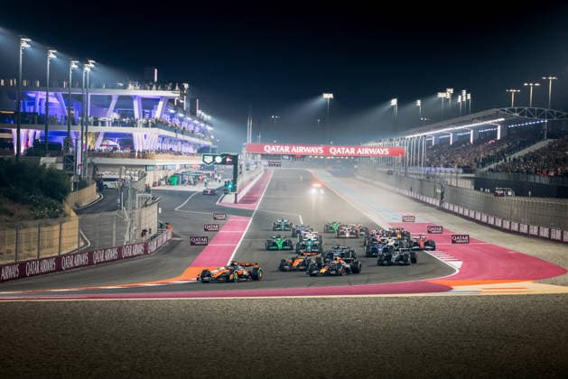 Formula 1 Qatar Airways Qatar Grand Prix 2025 Alexis Perrin OVERTAKE MAXPPP - Lusail 30 11 2025 Race start 81 PIASTRI Oscar (aus), McLaren F1 Team, action, 01 VERSTAPPEN Max (nld), Oracle Red Bull Racing, action and 04 NORRIS Lando (gbr), McLaren F1 Team, action at the Formula 1 Qatar Airways Qatar Grand Prix 2025, the 23rd round of the 2025 FIA Formula 1 World Championship, WM, Weltmeisterschaft at the Lusail International Circuit in Lusail, Qatar, from 27 to 30 November 2025 Lusail Lusail International Circuit Qatar Copyright: xOVERTAKE MAXPPPxAlexisxPerrinx OVT202511302784 OVT202511302784