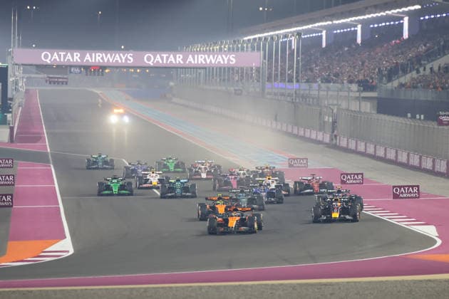 Alexander Albon Atlassian Williams Racing, 23 , Lance Stroll Aston Martin Aramco Formula One Team, 18 , Pierre Gasly BWT Alpine F1 Team, 10 , Oliver Bearman MoneyGram Haas F1 Team, 87 , Esteban Ocon MoneyGram Haas F1 Team, 31 , Lewis Hamilton Scuderia Ferrari HP, 44 , Charles Leclerc Scuderia Ferrari HP, 16 , Lando Norris McLaren Formula 1 Team, 04 , Oscar Piastri McLaren Formula 1 Team, 81 , Fernando Alonso Aston Martin Aramco Formula One Team, 14 , Max Verstappen Oracle Red Bull Racing, 01 , Carlos Sainz Atlassian Williams Racing, 55 , George Russell Mercedes AMG Petronas Formula One Team, 63 , Andrea Kimi Antonelli Mercedes AMG Petronas Formula One Team, 12 , Race start, Race, Race, QAT, Formula 1 World Championship, Qatar Grand Prix, Doha, Lusail, Lusail International Circuit, Sunday, Race Day, 30 11 2025 QAT, Formula 1 World Championship, Qatar Grand Prix, Doha, Lusail, Lusail International Circuit, Sunday, Race Day, 30 11 2025 Doha Copyright: xEibner-Pressefoto AnnikaxGrafx EP_AGF