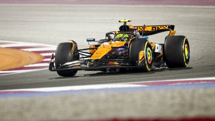 DOHA - Lando Norris (McLaren) in action during the start of the Qatar Grand Prix at the Lusail International Circuit. ANP SANDER KONING xVIxANPxSportx xxANPxIVx 543489876 originalFilename: 543489876.jpg