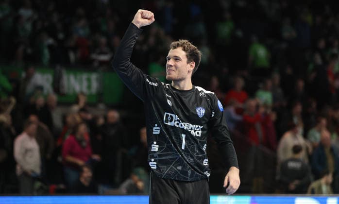 Goalkeeper Constantin Möstl, Lemgo team cheers after the end of the match Joy Emotion Cheers Final cheer Sport Handball HBL Bundesliga Men 14 Matchday Season 2025 2026 30 11 2025 Füchse Berlin vs TBV Lemgo Lippe