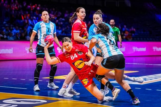 ROTTERDAM , 30-11-2025 , Rotterdam Ahoy , Womens World Championship, WM, Weltmeisterschaft Handball 2025 , match between Austria and Argentina , picture shows Austria player Ana Pandza Austria - Argentina (women)  x32276255x Copyright: