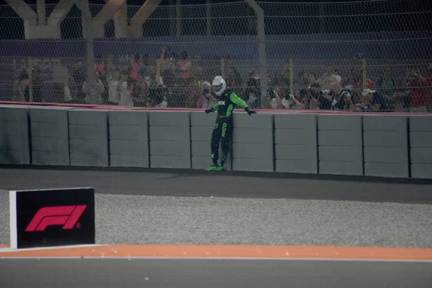Formula 1 Qatar Airways Qatar Grand Prix 2025 30 11 2025, Losail International Circuit, Doha, Formula 1 Qatar Airways Qatar Grand Prix 2025 ,in the picture accident of Nico Hülkenberg DEU , Stake F1 Team Kick Sauber, who then has to retire nordphotoxGmbHx xBratic nph00250