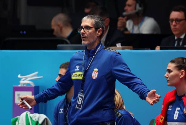 30 11 2025, Germany, Stuttgart, F27th IHF WomenÂs World Championship 2025, Germany vs Serbia, Coach Serbia jose Prades Pons