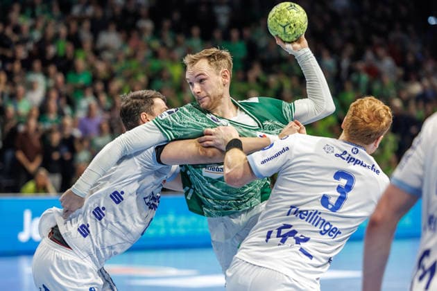 Handball Bundesliga, Füchse Berlin TBV Lemgo Lippe, Matchday 14, Max Schmeling Halle Mathias Gidsel Füchse Berlin throws the ball on goal Füchse Berlin TBV Lemgo Lippe 5350855