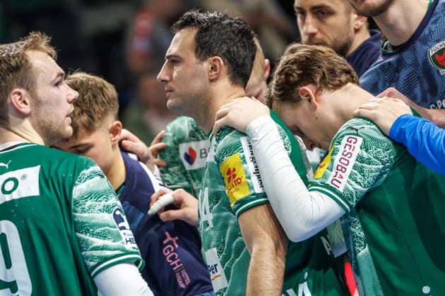 Handball Bundesliga, Füchse Berlin TBV Lemgo Lippe, Matchday 14, Max Schmeling Halle The Füchse Berlin team is disappointed about the defeat Füchse Berlin TBV Lemgo Lippe 5350855
