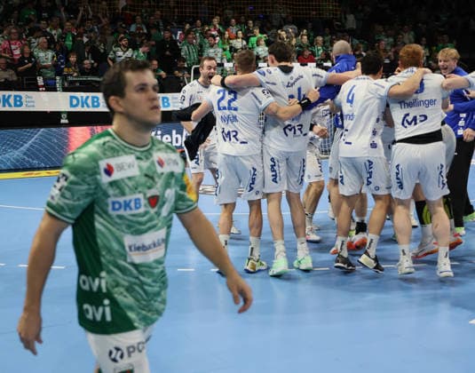 GER HBL season 2025 2026 FÜCHSE Berlin vs TBV Lemgo Lippe, 30 11 25, Max Schmeling Halle, Berlin, TBV Lemgo Lippe celebrates away win