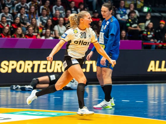 Jenny Behrend Germany, 30 cheers after her goal, Germany vs Serbia, Handball, World Championship, Women, Season 2025 2026, 30 11 2025, Germany vs Serbia, Handball, World Championship, Women, Season 2025 2026, 30 11 2025 Stuttgart Copyright: xEibner-Pressefoto MichaelxSchmidx EP_MST