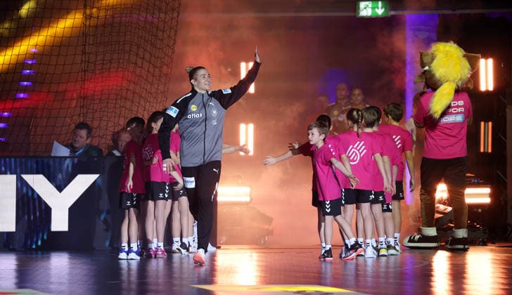 30 11 2025, Germany, Stuttgart, F27th IHF Womens World Championship 2025, Germany vs Serbia, Katharina Filter GER