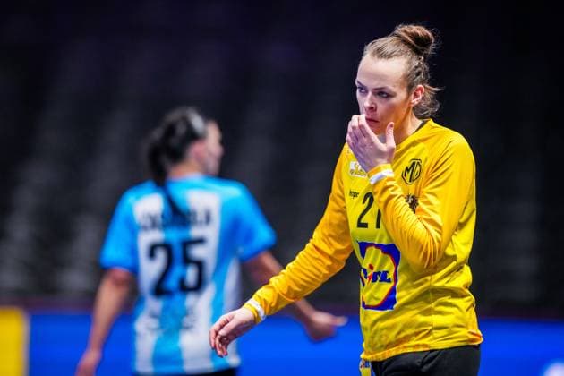 ROTTERDAM , 30-11-2025 , Rotterdam Ahoy , Womens World Championship, WM, Weltmeisterschaft Handball 2025 , match between Austria and Argentina , picture shows Austria goalkeeper Antonija Mamic Austria - Argentina (women)  x32277221x Copyright: