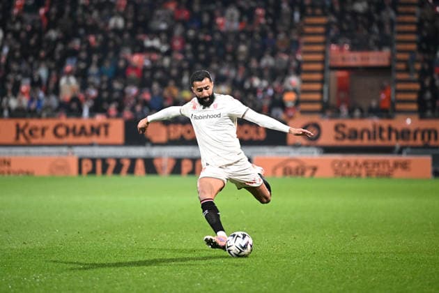 FC Lorient v OGC Nice - Ligue 1 McDonald s 2025 2026 02 Ali ABDI (ogcn) during the Ligue 1 McDonald s match between FC Lorient and OGC Nice at Stade du Moustoir on November 30, 2025 in Lorient, France. Lorient France  Copyright: xFEPx 776348213