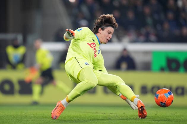 Atalanta™s goalkeeper Marco Carnesecchi during the Serie A soccer match between Atalanta and Fiorentina at the New Balance Stadium in Bergamo , north Italy - Sunday , November 30 , 2025. - Soccer .  Copyright: xSpada LaPressex