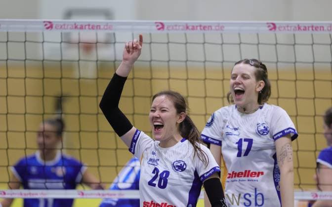 Germany Bad Soden 30 11 2025 Volleyball Hesse 2 Bundesliga South Women Season 2025 2026 8 Matchday TG Bad Soden ws Sparda BSP Stuttgart blue v l Johanna Harbig Bad Soden Nr 28 , Adriana Klewinghaus Bad Soden Nr 17 Sport TG Bad Soden Sparda BSP Stuttgart