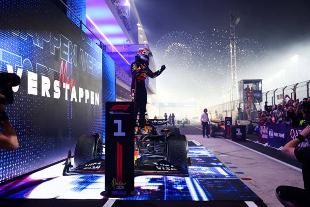 F1 - QATAR GRAND PRIX 2025 VERSTAPPEN Max (ned), Red Bull Racing RB21, portrait celebration during the 2025 Formula 1 Qatar Grand Prix, 23th round of the 2025 FIA Formula One World Championship, WM, Weltmeisterschaft from November 28 to 30, 2025 on the Lusail International Circuit, in Lusail, Qatar -  Copyright: xANTONINxVINCENTx