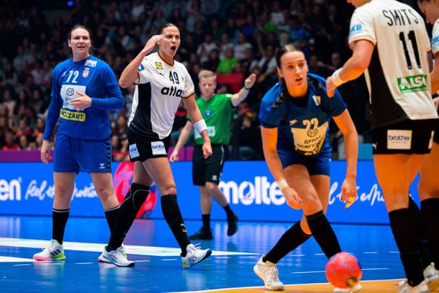 Handball, Womens World Championship, Group C Germany Serbia Aimee von Pereira Germany Stuttgart Porsche Arena Baden Württemberg Germany