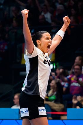 Handball, Womens World Championship, Group C Germany Serbia Aimee von Pereira Germany Cheers Joy Emotion Stuttgart Porsche Arena Baden Württemberg Germany
