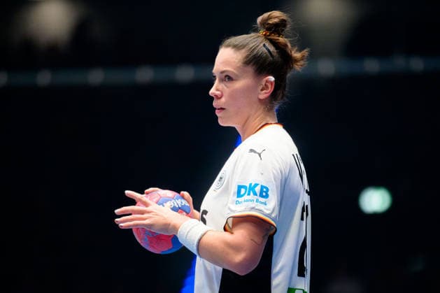 Handball, Womens World Championship, Group C Germany Serbia Emily Vogel Germany Stuttgart Porsche Arena Baden Württemberg Germany