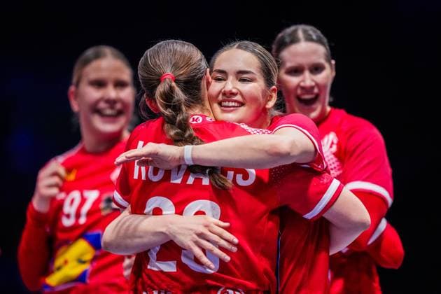 ROTTERDAM , 30-11-2025 , Rotterdam Ahoy , Womens World Championship, WM, Weltmeisterschaft Handball 2025 , match between Austria and Argentina , picture shows Austria player Ana Pandza celebrates the victory Austria - Argentina (women)  x32278138x Copyright: