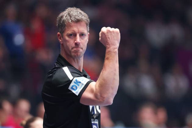 Germany Serbia, IHF Womens Handball World Championship national coach Markus Gaugisch Preliminary round match of the Womens Handball World Championship between Germany and Serbia on November 30, 2025 at the Porsche Arena in Stuttgart , Stuttgart Baden Württemberg Germany Porsche Arena
